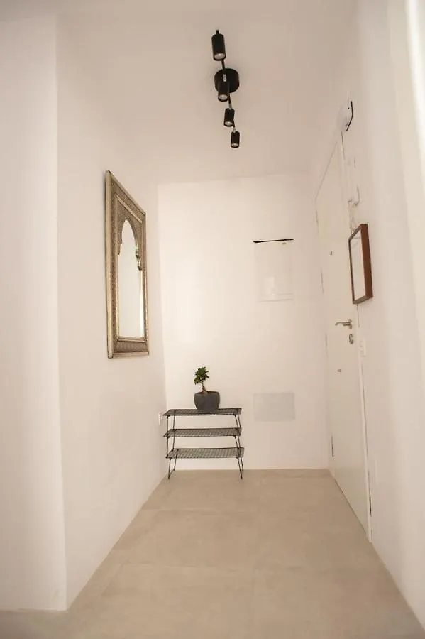 Three Bedroom Apartment In Top Location Estepona Spain